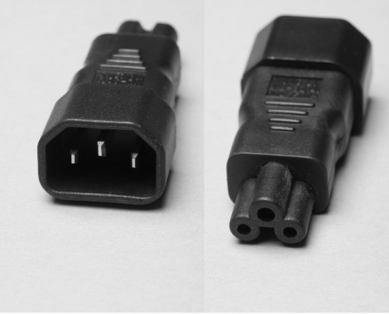 Adapter von Kaltgerätebuchse C5 (Laptop)